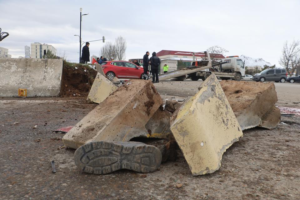 Kaza yapan araçların ortasında kalan üniversite öğrencisi hayatını kaybetti