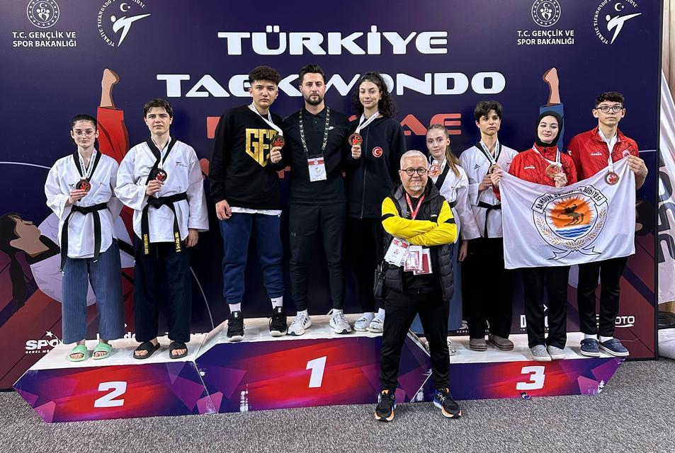 Aydınlı taekwondocular Türkiye Şampiyonu oldu