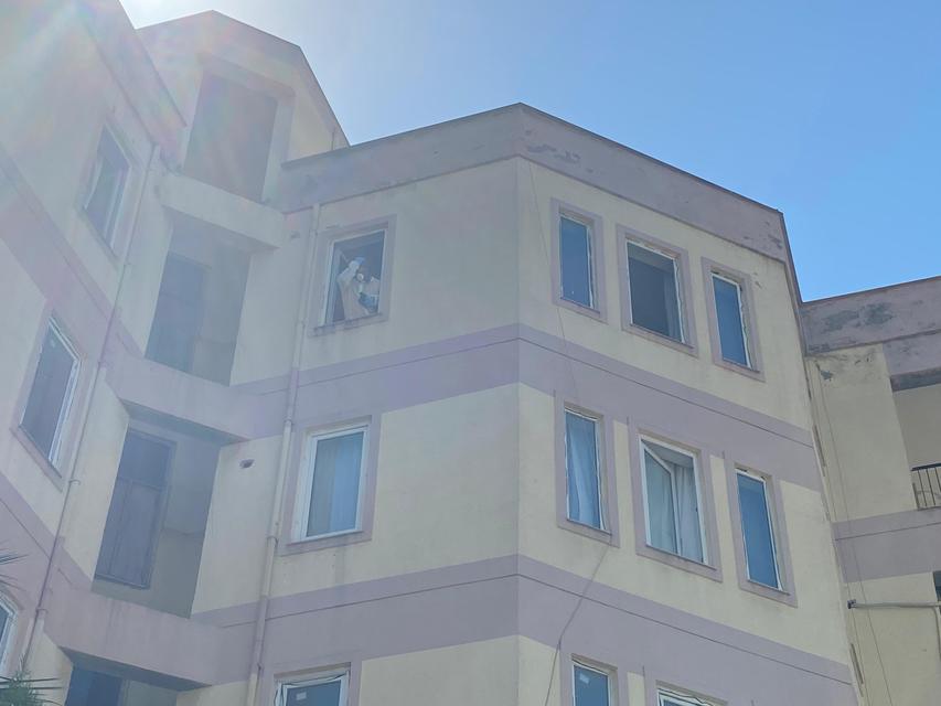 ÖLÜMÜ APARTMANI SARAN YOĞUN KOKUYLA ORTAYA ÇIKTI, KIZI GÖZYAŞLARINA BOĞULDU YALNIZ YAŞAYAN 50 YAŞINDAKİ ADAMIN ÖLÜM NEDENİ OTOPSİ SONUCU BELLİ OLACAK