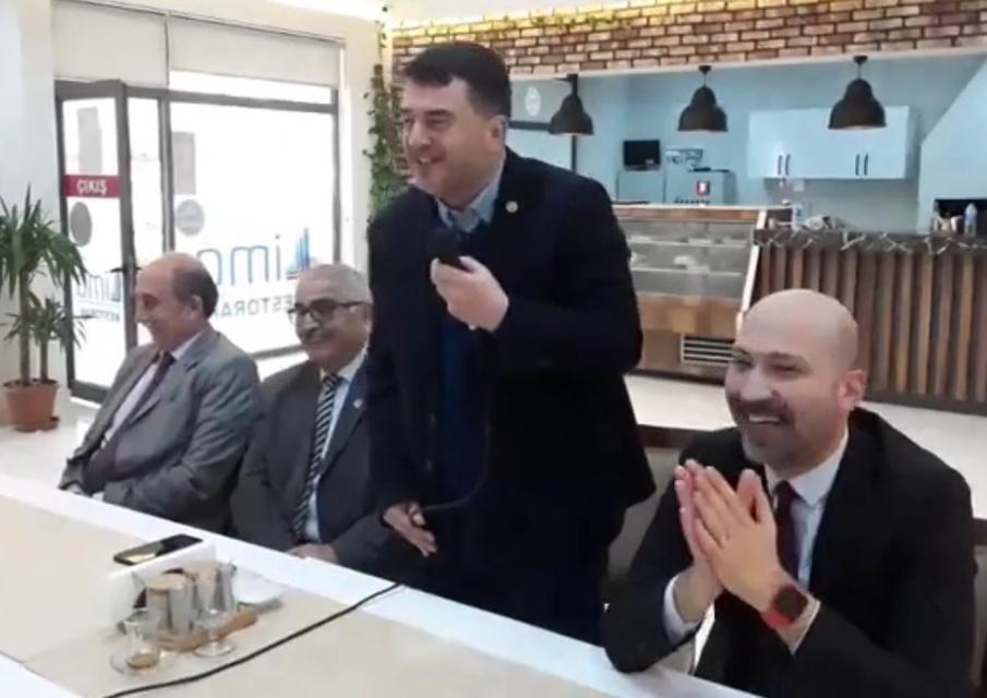 CHP Eski Aydın Milletvekili Prof. Dr. Metin Lütfi Baydar, Söke'de partisinin belediye başkan adayına muhtarlardan destek istediği toplantıda, "Aydın'da su sütten pahalı hale gelmiş" dedi.