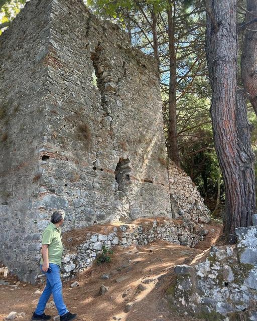 KAYMAKAM KEKLİK, ZİRVEYE GİZLENMİŞ 900 YILLIK MANASTIRI İNCELEDİ