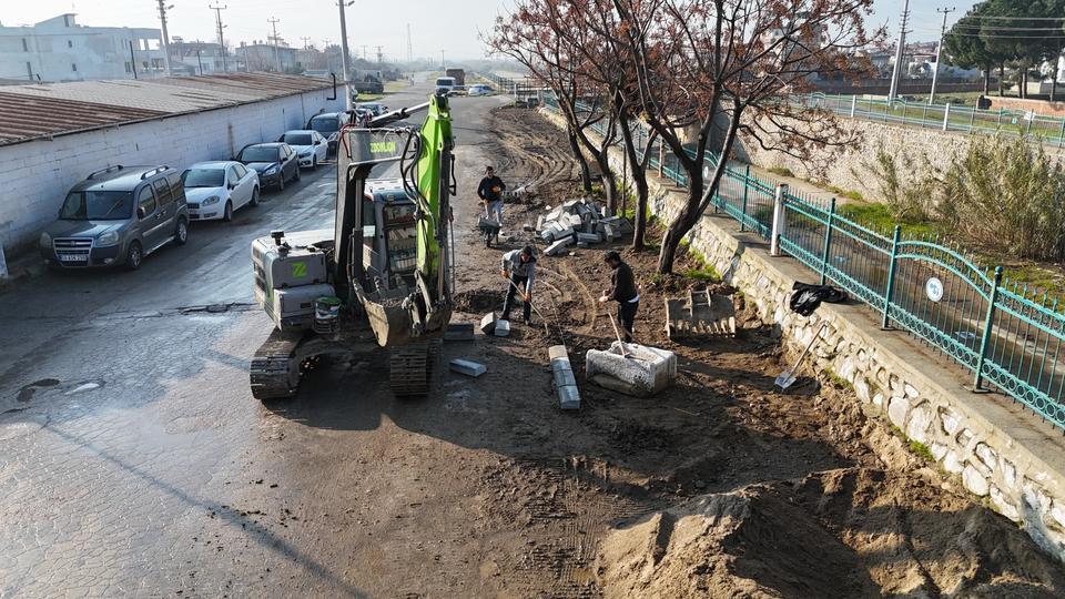 Nazilli Belediyesi’nden kaldırım çalışması