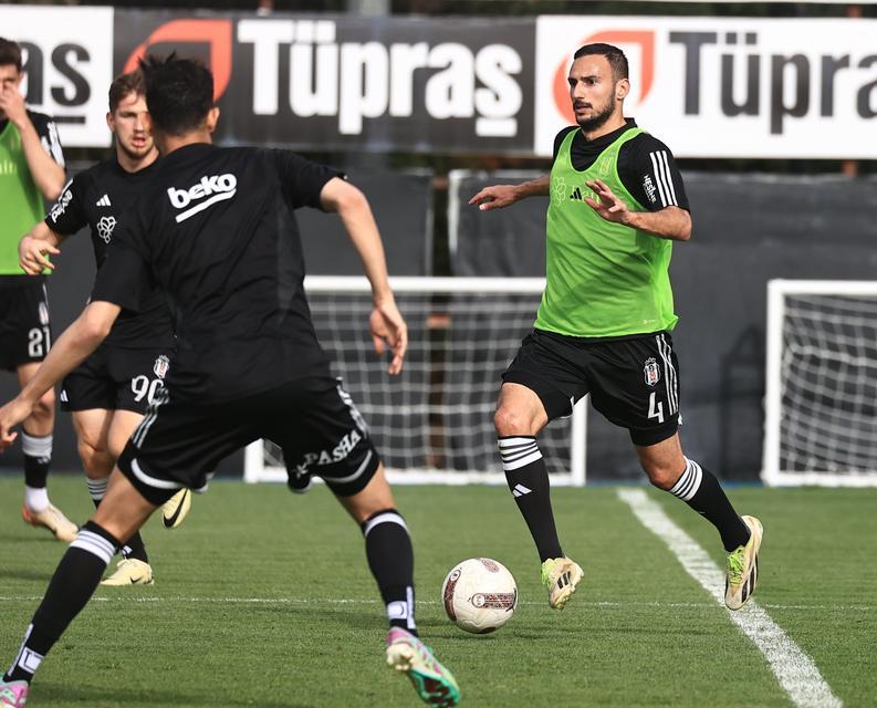 Beşiktaş, RAMS Başakşehir maçı hazırlıklarını, yarın saat 17.00’de yapacağı antrenmanla tamamlayarak tesislerde kampa girecek.