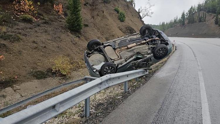 BURDUR'DA 3 ARAÇLI ZİNCİRLEME KAZA: 5 YARALI