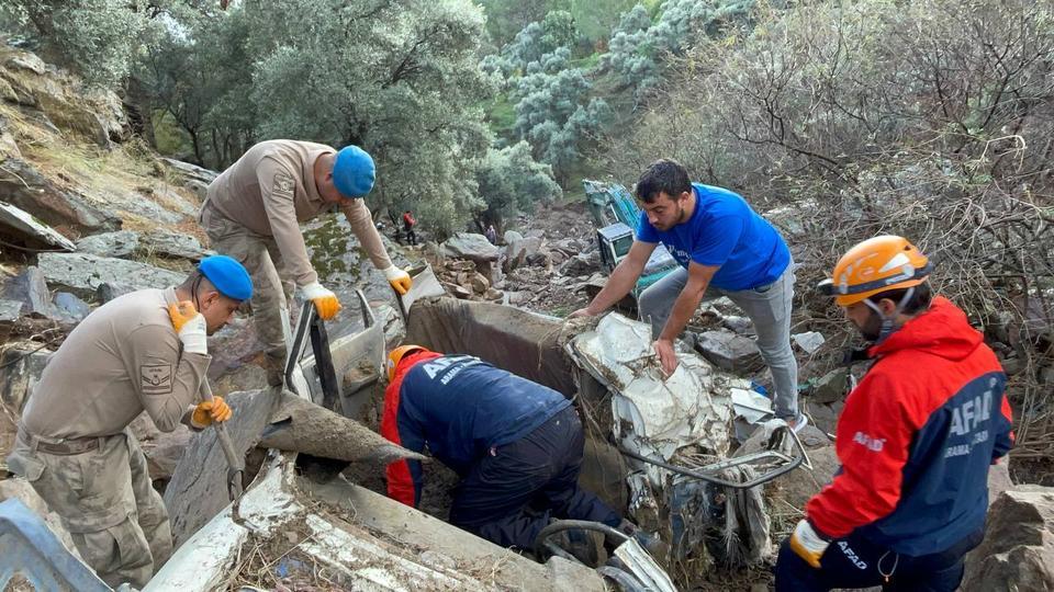 Aydın'da selde kaybolan kişiyi arama çalışmaları devam ediyor