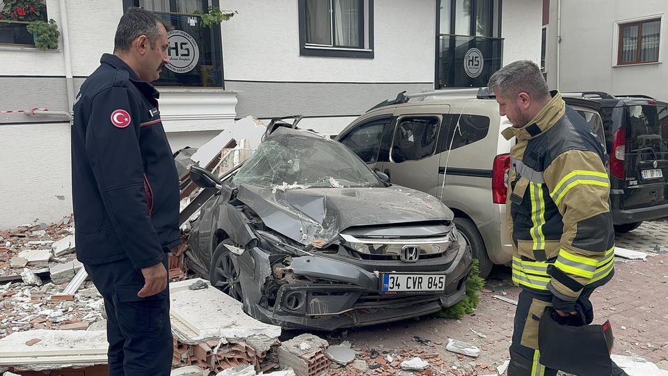 DOĞAL GAZ PATLAMASINDA ÖLÜ SAYISI 2'YE ÇIKTI: 2 ÇOCUK ANNESİ YAŞAM MÜCADELESİNİ KAYBETTİ