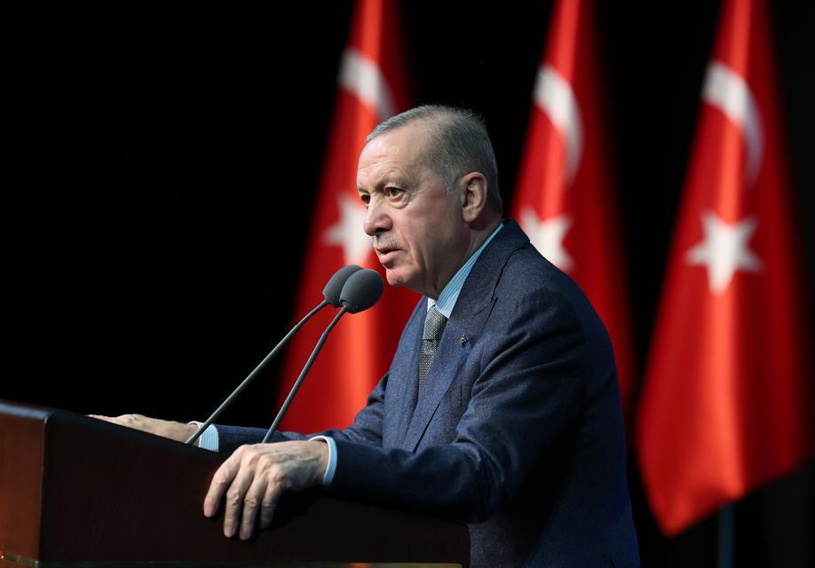 CUMHURBAŞKANI ERDOĞAN'DAN 'AİLE YILI' MÜJDELERİ "YENİ EVLENECEK GENÇLERİMİZE AİLE VE GENÇLİK FONU DAHİLİNDE VERDİĞİMİZ FAİZSİZ KREDİ DESTEĞİNİ 81 İLİMİZİN TAMAMINDA UYGULAMAYA ALIYORUZ" "EVLİLİĞE İLK ADIMINI ATAN GENÇLERİMİZE 48 AY VADELİ, 2 YIL GERİ ÖDEMESİZ, 150 BİN LİRA TUTARINDA FAİZSİZ KREDİ DESTEĞİ SUNUYORUZ" "AİLE KURMAYI TEŞVİK EDECEK, MADDİ DESTEKLER, DANIŞMANLIK HİZMETLERİ VE GENÇ ÇİFTLER İÇİN KONUT DESTEKLERİ GİBİ UYGULAMALARI DEVREYE ALACAĞIZ" "ESNEK VE UZAKTAN ÇALIŞMA MODELLERİYLE KADINLARIN EV VE İŞ HAYATLARINI RAHATLATACAK YENİ İMKANLARI HAYATA GEÇİRECEĞİZ" "YENİ DOĞACAK İLK ÇOCUK İÇİN VERDİĞİMİZ TEK SEFERLİK DOĞUM YARDIMINI 5 BİN LİRAYA YÜKSELTİYORUZ" "YENİ DOĞACAK İKİNCİ VE SONRAKİ ÇOCUKLAR İÇİN HİÇBİR ŞART GÖZETMEKSİZİN VERECEĞİMİZ ÇOCUK YARDIMLARINI HER AY ANNELERİMİZİN HESABINA YATIRACAĞIZ" "İKİNCİ ÇOCUK İÇİN HER AY BİN 500 LİRA, ÜÇÜNCÜ VE SONRAKİ ÇOCUKLAR İÇİN DE HER AY 5 BİN LİRA OLACAK ŞEKİLDE ÇOCUK YARDIMLARINI DEVREYE ALIYORUZ"