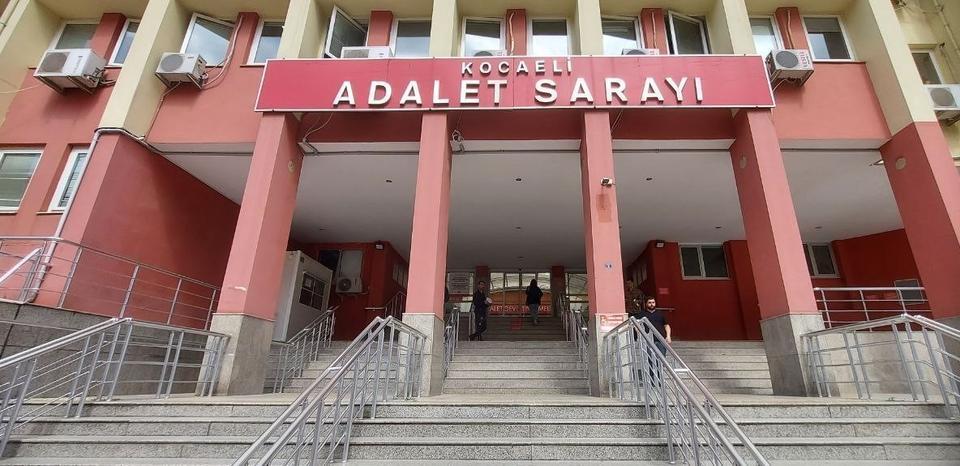 EŞİNİN YASAK AŞKINI 8 YERİNDEN BIÇAKLAYAN SANIĞA 3 YIL HAPİS