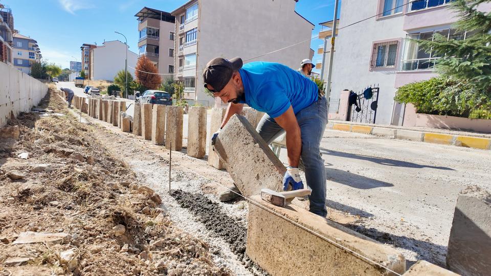 UŞAK'TA KALDIRIMLAR DAHA KONFORLU HALE GELİYOR