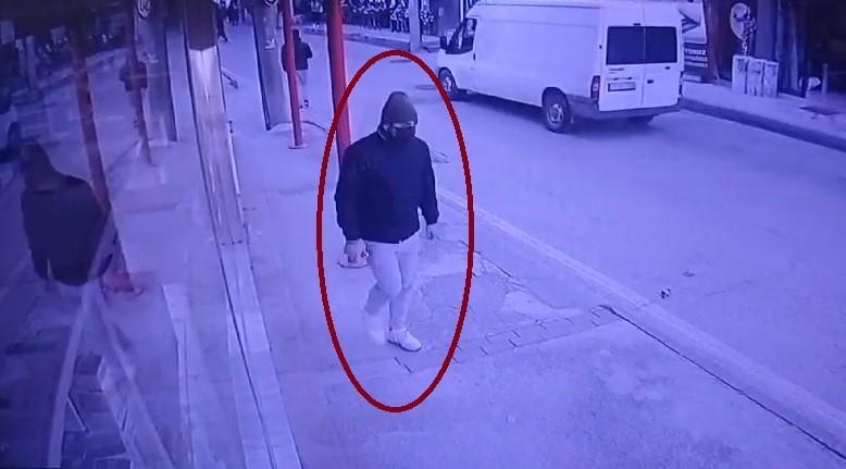 Maskeli sahte polis, emeklileri dolandırdı...Gerçek polislere yakalandı