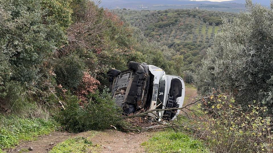 Uçurumdan yuvarlanan araçtan burnu bile kanamadan çıktı