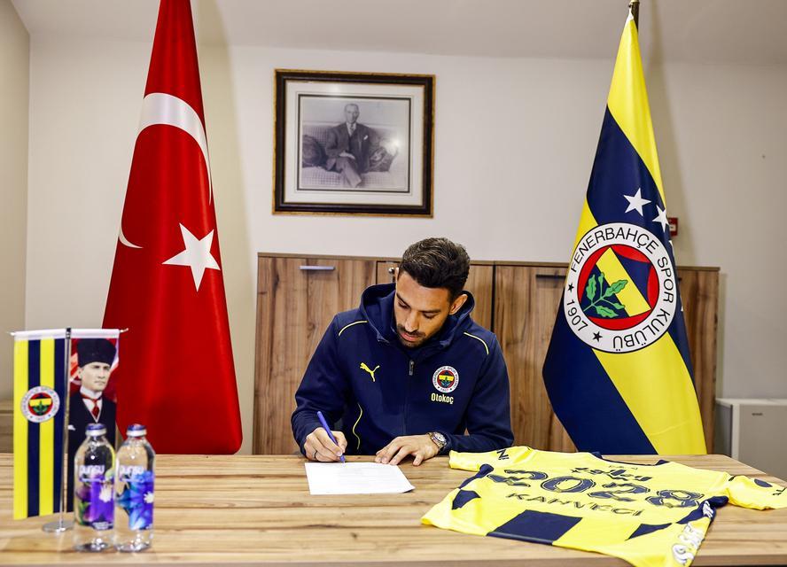 İrfan Can Kahveci, 3 yıl daha Fenerbahçe'de