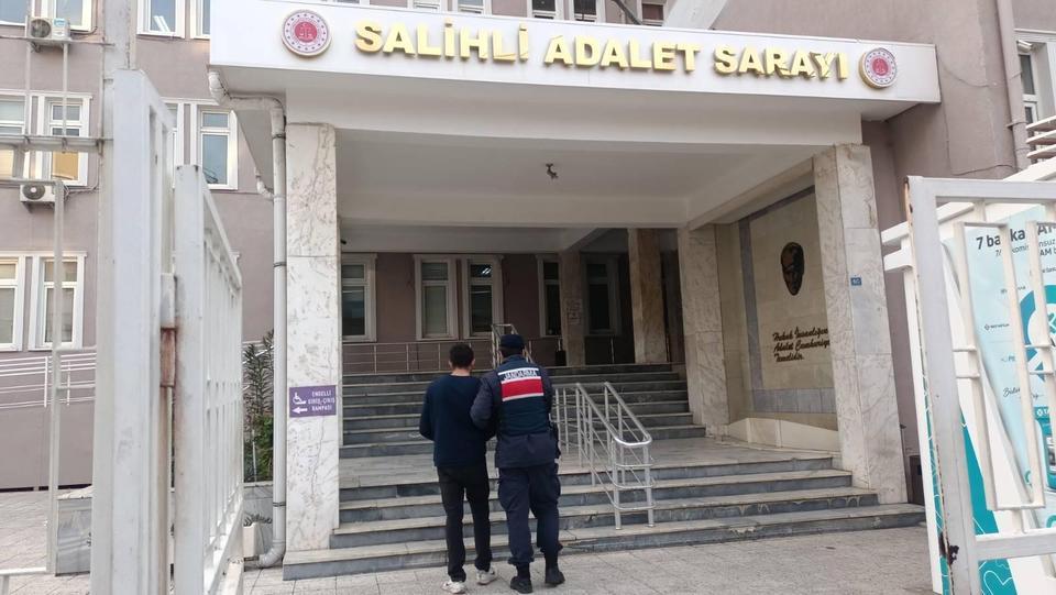 Cinsel istismar suçundan aranıyordu, Manisa’da yakalandı