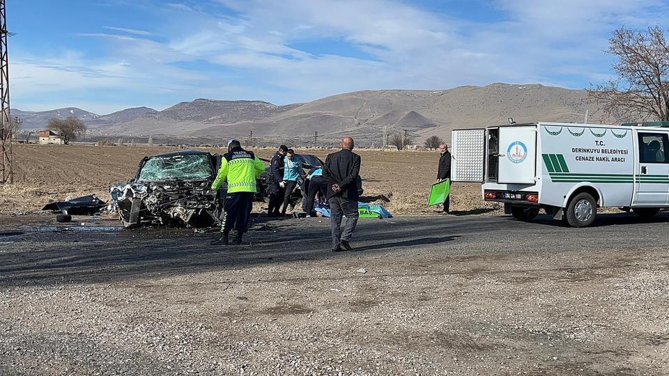 FİAT TOFAŞ OTOMOBİL BABA VE OĞLUNA MEZAR OLDU NEVŞEHİR'DE MEYDANA GELEN TRAFİK KAZASINDA 2 KİŞİ HAYATINI KAYBETTİ, 4 KİŞİ YARALANDI