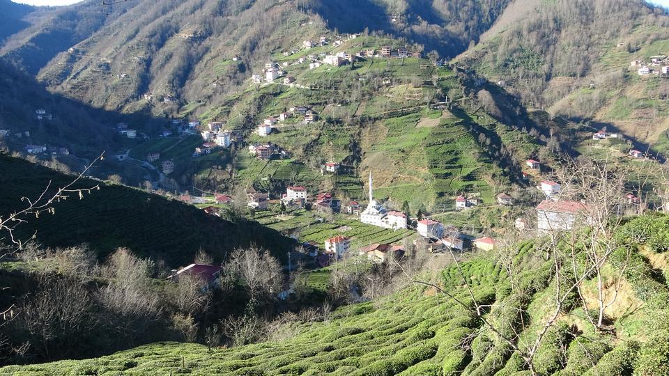 TRABZONLUNUN TELEFERİK TABELASI ÇÖZÜM OLDU: "ŞEREFSİZ OLAN AKRABALARIM HARİÇ HERKES KULLANABİLİR"