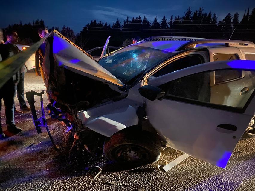 (DÜZELTME) ANTALYA'DA 3 ARACIN KARIŞTIĞI FECİ KAZA: 3 ÖLÜ KONTROLDEN ÇIKIP KARŞI ŞERİDE GEÇTİ: HURDAYA DÖNEN TOFAŞ OTOMOBİLDE KURTULAN OLMADI