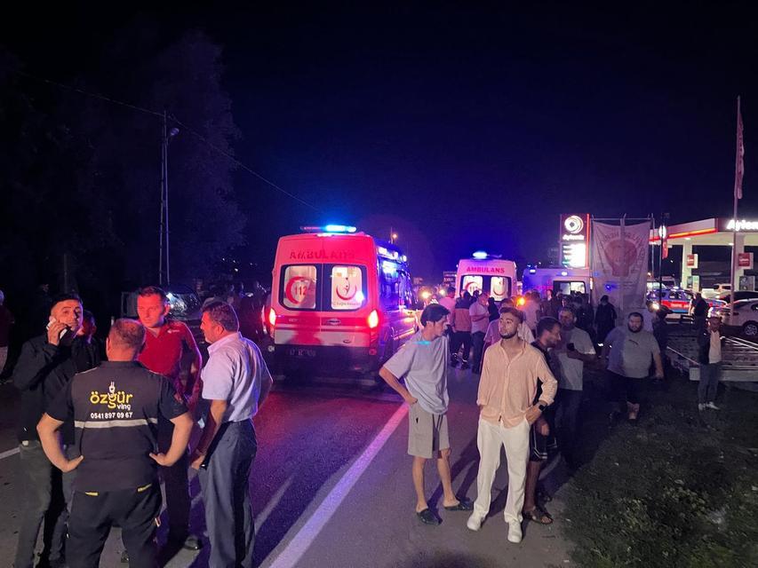 ZONGULDAK'TA TRAFİK KAZASI: 9 YARALI