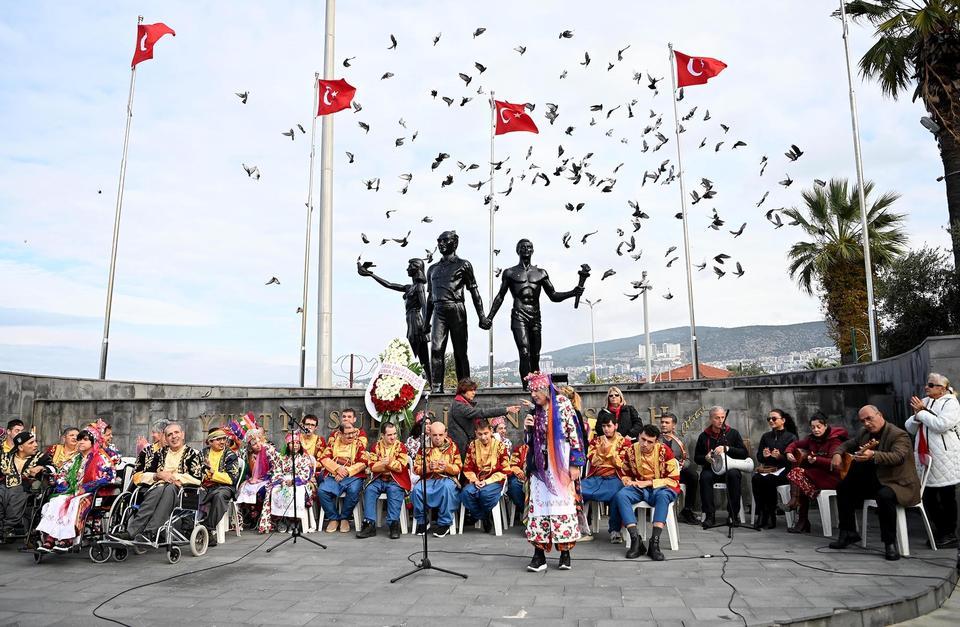 Kuşadası’nda ‘3 Aralık Dünya Engelliler Günü’ kutlandı