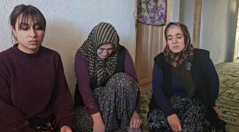 28 YAŞINDAKİ GENÇ ANNE, İŞKENCE GÖRÜP BOĞAZINDAN BIÇAKLANARAK VAHŞİCE ÖLDÜRÜLDÜ "DELİ RAPORUM VAR, BANA BİR ŞEY OLMAZ" DİYEREK TEHDİT EDİLEN GENÇ KADIN KATLEDİLDİ YASA BOĞULAN ACILI AİLE ADALET İSTİYOR HALA AYŞE ARSLAN: "YEĞENİM HİÇBİR SUÇU YOKKEN VAHŞİCE ÖLDÜRÜLDÜ"