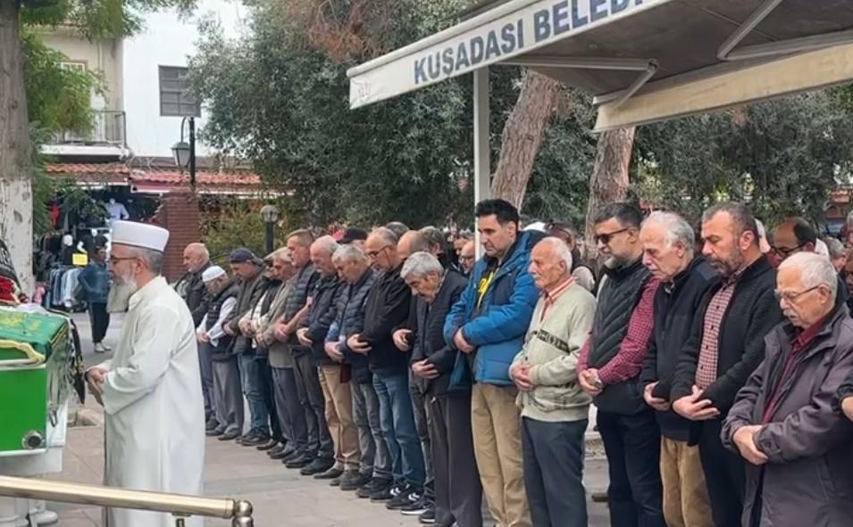 Kuşadası'ndaki kazada hayatını kaybeden kadın toprağa verildi