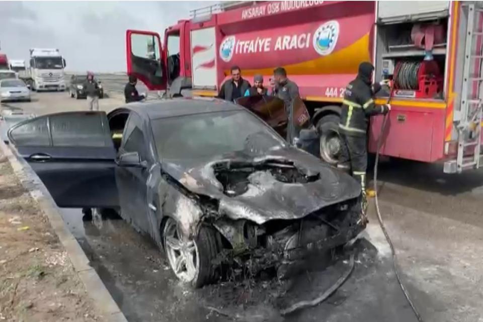 Seyir halindeki otomobilde yangın