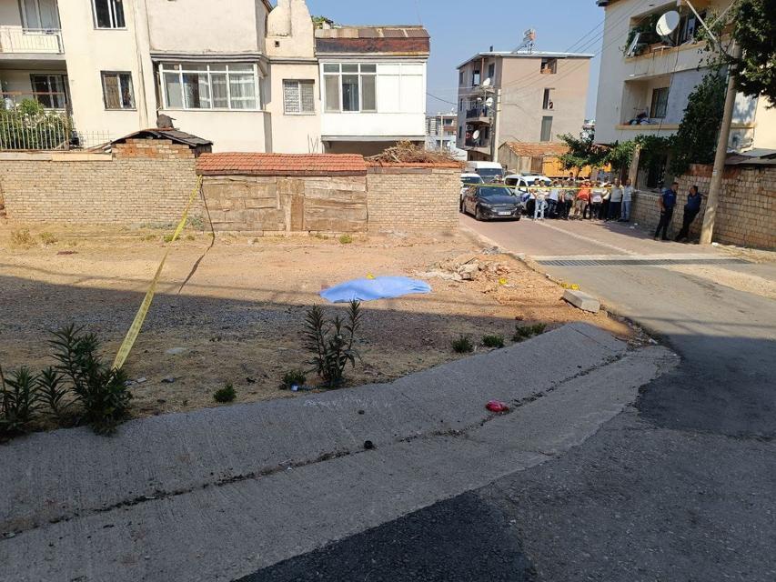 GAZİANTEP'TEN İZMİR'E KAÇMIŞLARDI: ÇİFT, CİNAYETE KURBAN GİTTİ ELLERİNDE SİMİTLERLE EVE DÖNERKEN 'KAN DAVASI'NA KURBAN GİTTİLER