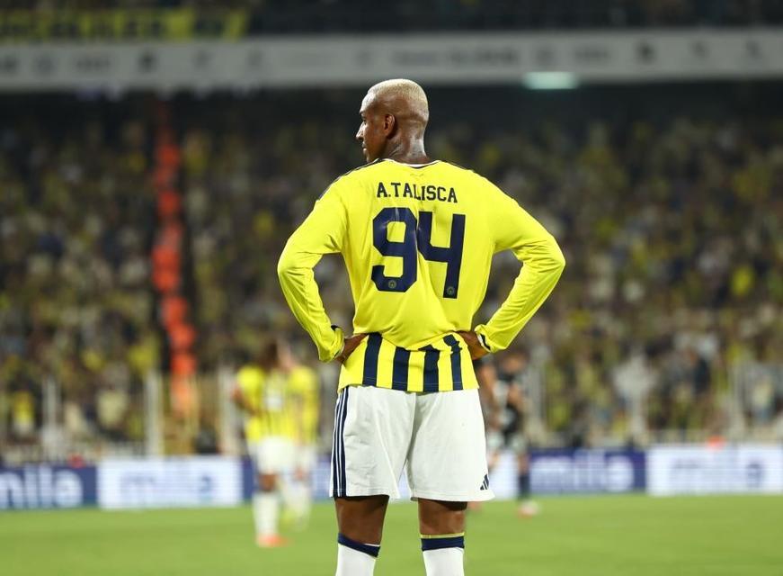 Fenerbahçe'de Anderson Talisca ile yollar ayrıldı