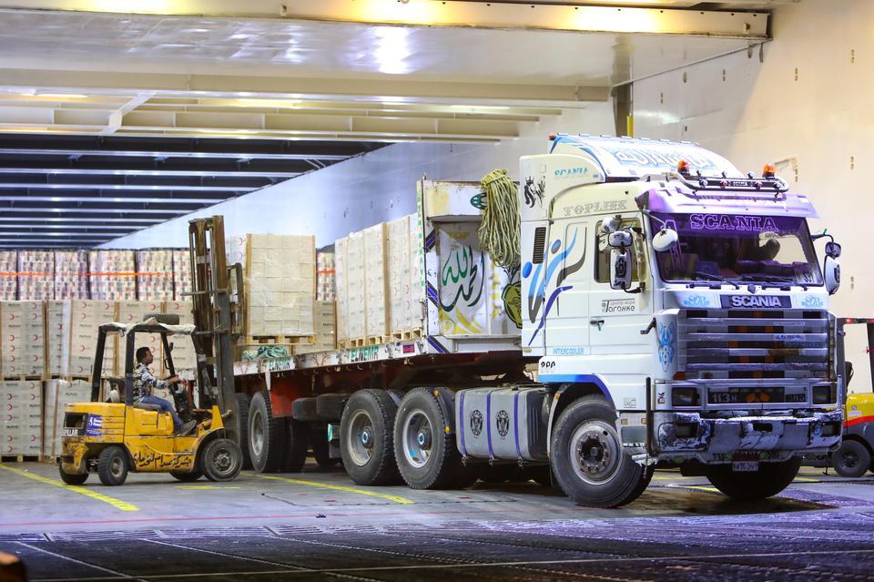 TÜRKİYE'DEN 2 BİN TIRLIK YARDIM MALZEMESİ GAZZE SINIRINDA KAPININ AÇILMASINI BEKLİYOR