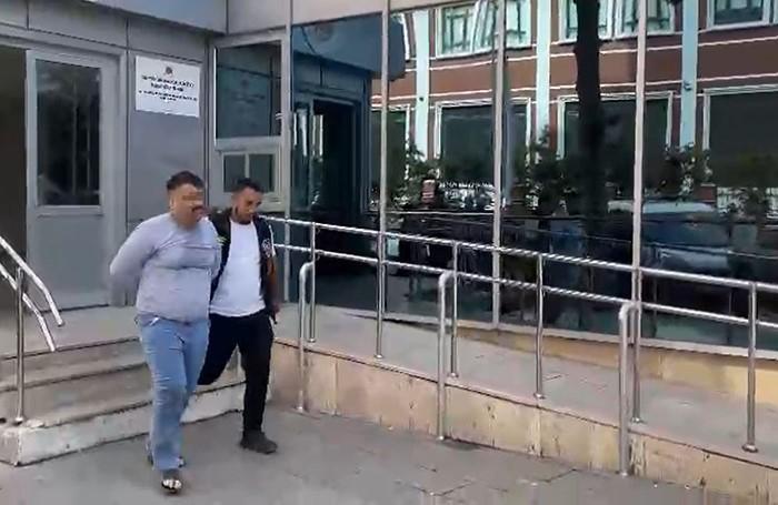 ESENYURT'TA SOKAKTA ÇIRILÇIPLAK DOLAŞAN ŞAHIS GÖZALTINA ALINDI