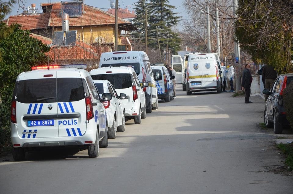 KONYA'DA YALNIZ YAŞAYAN ADAM EVİNDE SATIRLA ÖLDÜRÜLMÜŞ HALDE BULUNDU