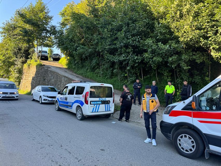 Babasını öldürüp, annesini yaraladı