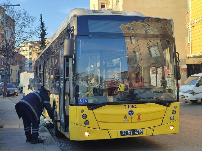 Otobüse havalı tabancayla ateş açıldı