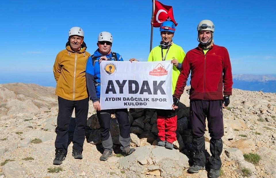 AYDINLI DAĞCILAR, BATI TOROSLARIN EN YÜKSEK İKİNCİ DAĞINA TIRMANDI