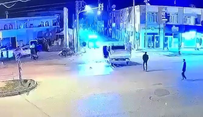 Kamyonetle çarpışan motosikletin sürücüsü öldü