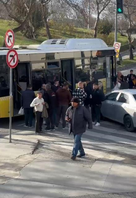 ESENLER'DE İETT OTOBÜSÜNE HAVALI TABANCAYLA ATEŞ AÇILDI YOLCULARIN BÜYÜK PANİK YAŞADIĞI OLAYDA ÖLEN YA DA YARALANAN OLMAZKEN, ŞÜPHELİ KISA SÜREDE YAKALANDI