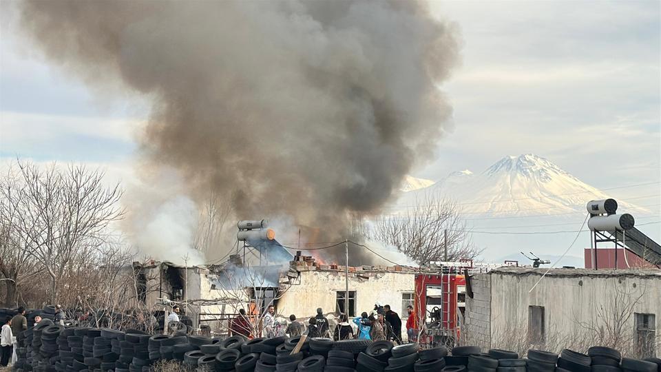 3 yaşındaki çocuk yangında hayatını kaybetti