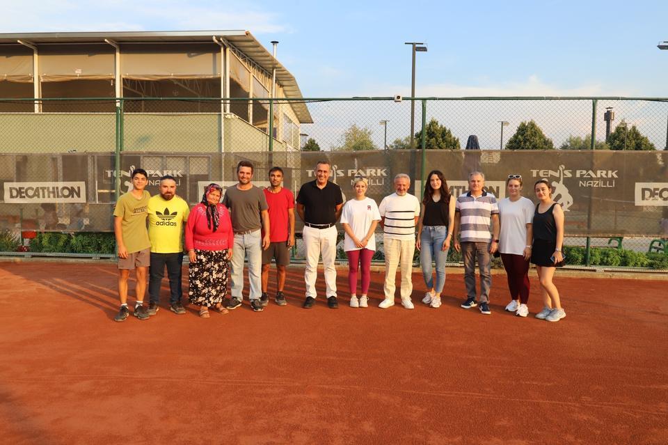 NAZİLLİ ADINI TENİS SPORUYLA DUYURACAK ŞAMPİYONLAR ÖDÜLLERİNİ ALDI