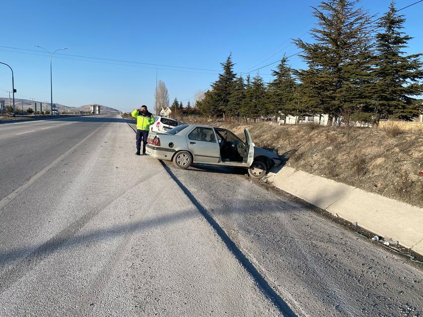 Emirdağ'da trafik kazası: 3 yaralı