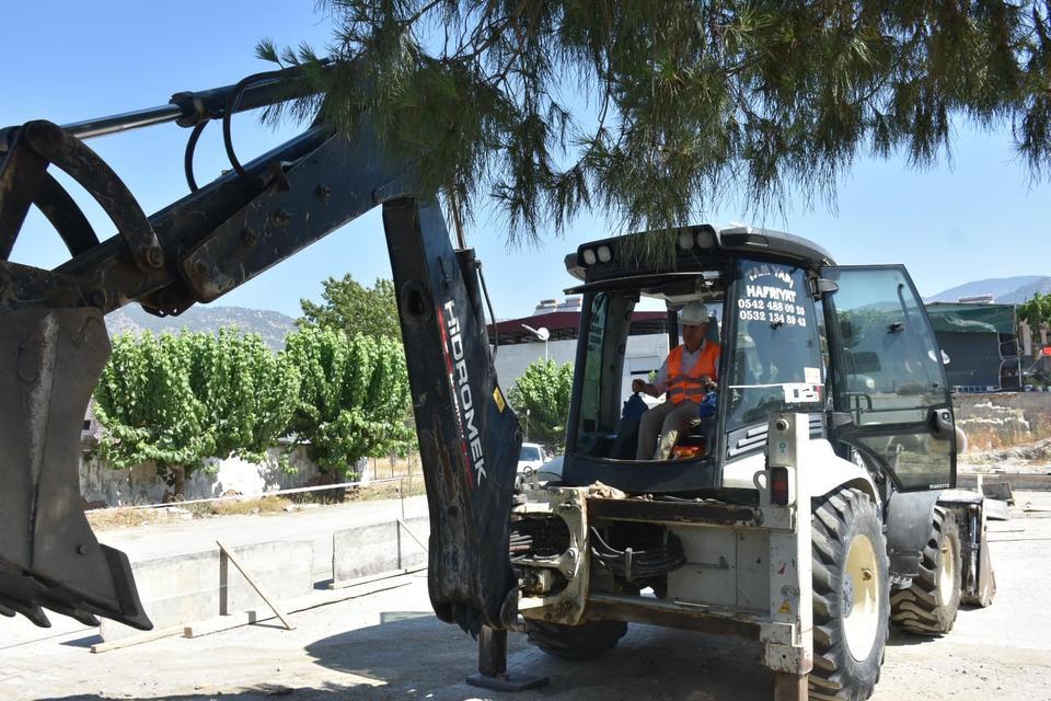 BUHARKENT'TE DOĞALGAZ İÇİN İLK KAZMA VURULDU