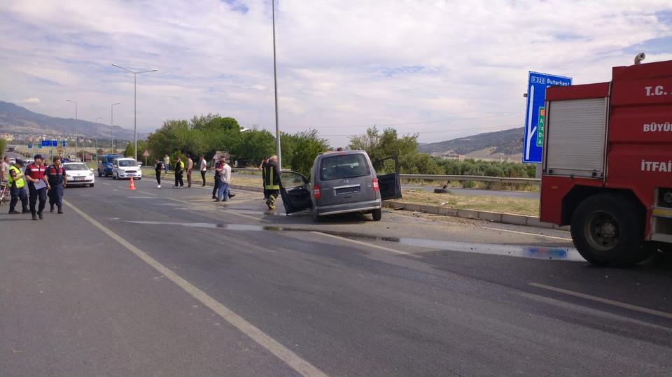 BUHARKENT'TE TRAFİK KAZASI: 2 YARALI