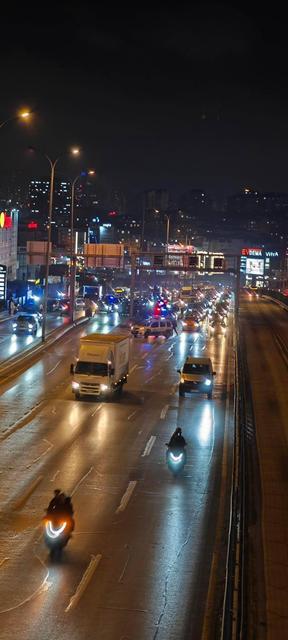 Polis, kaçan sürücünün ardından havaya ateş açtı