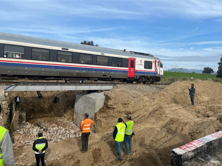 MENFEZ ÇALIŞMASI NEDENİYLE DURDURULAN TREN SEFERLERİ BAŞLADI