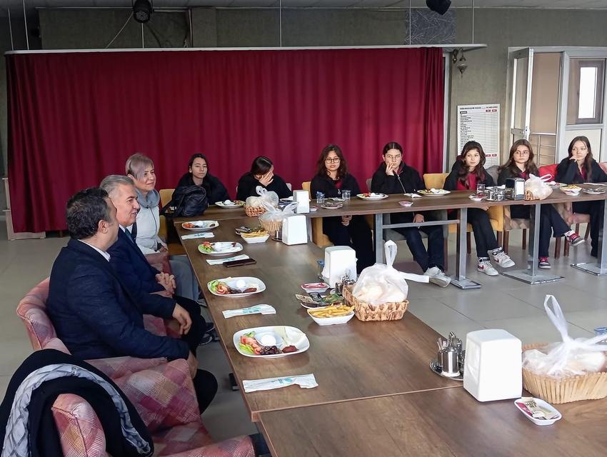 BAŞKAN EROL, BAŞARILI SPORCULARI ONURLANDIRDI