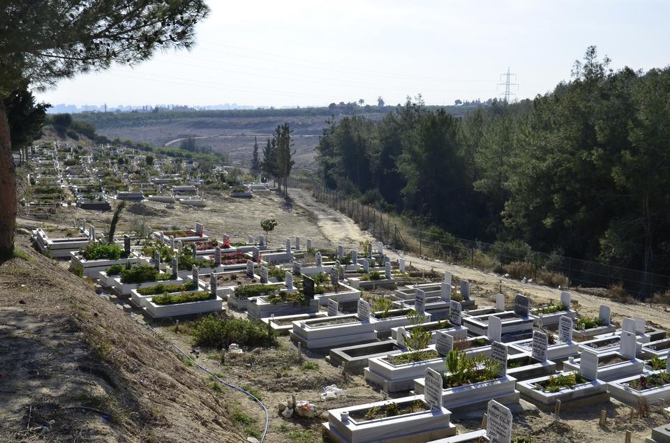 Zehirlenme sonucu ölen 3 kardeşten ikisi toprağa verildi