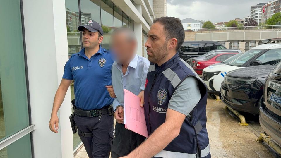 Yaşlı adam toplu taşımada genç kadına tacizde bulundu