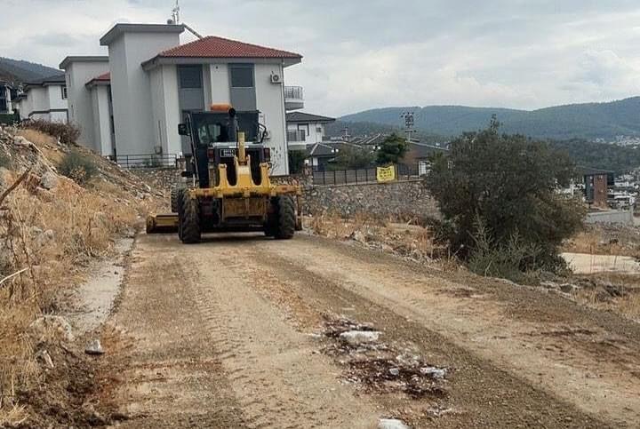 Didim'de sağanak yağıştan sonra zarar gören yollar onarıldı