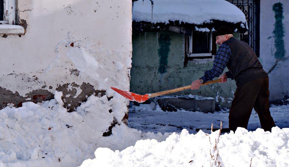 ERZURUM'DA TERMOMETRELER -18'İ GÖSTERDİ