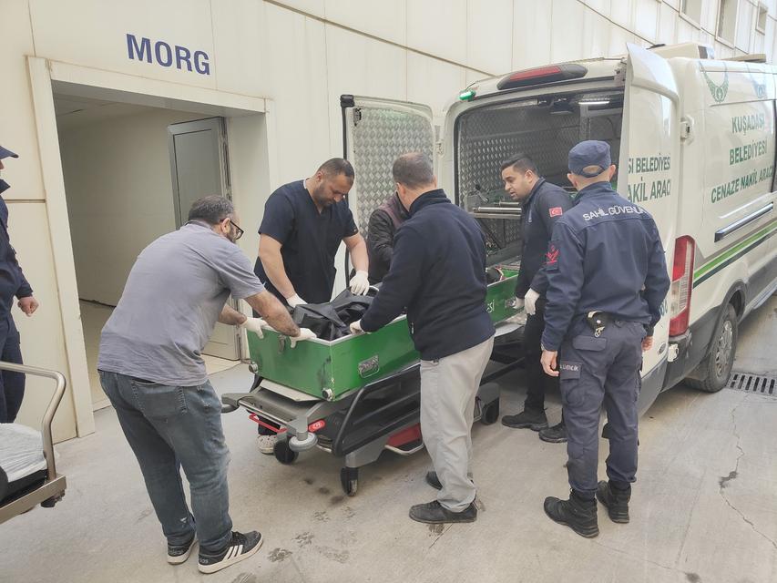 KUŞADASI AÇIKLARINDA DENİZE DÜŞEN 3'Ü ÇOCUK 6 DÜZENSİZ GÖÇMEN BOĞULDU