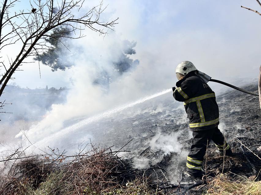 İskenderun'da bahçe yangını