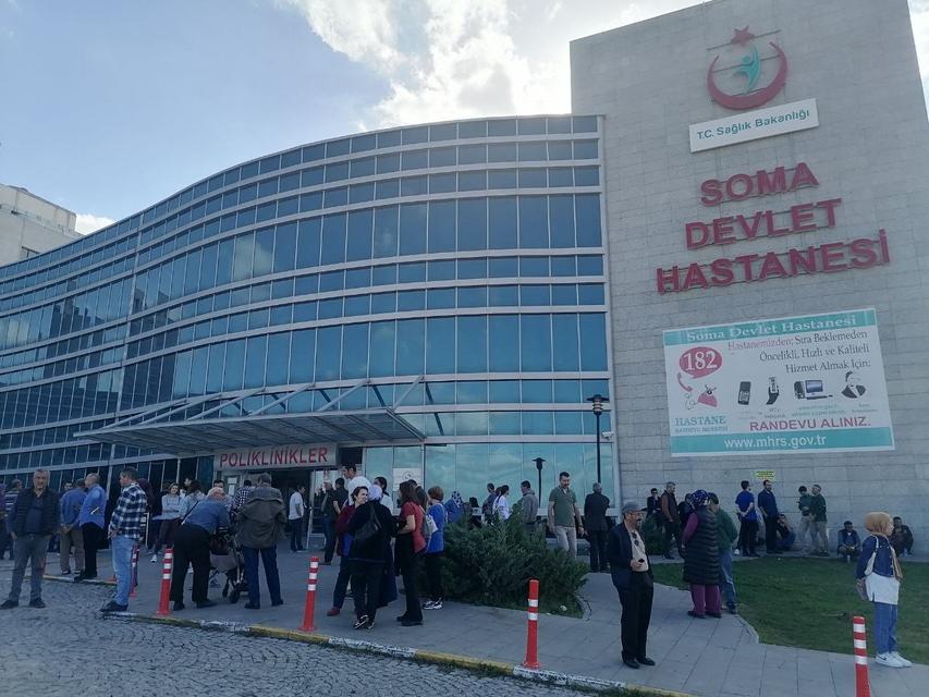 SOMA DEVLET HASTANESİ'NDE KORKUTAN YANGIN YANGIN İHBARI ÜZERİNE AYAKTA TEDAVİ GÖREN HASTALAR TAHLİYE EDİLDİ